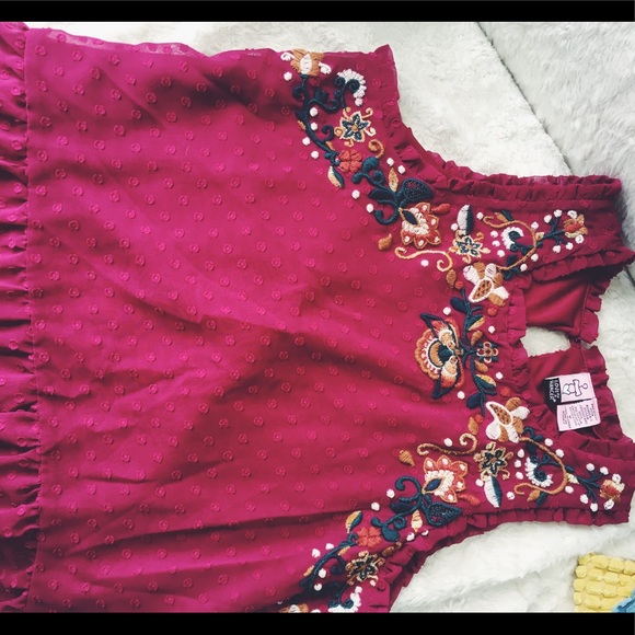 Embroidered Top - Picture 4 of 6